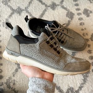 Johnston & Murphy XC4 Gray/Black Dual Width Shoes Size 8.5M